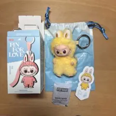 POPMART PIN FOR LOVE イニシャルP ラブブ