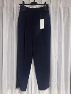 ナチュラルビューティーベーシック　ドビーツイル テーパードパンツ　ネイビー　M