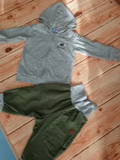 トーマス パーカーとパンツセット