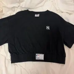MLB New York Yankees クロップド丈 Tシャツ Mのサムネイル