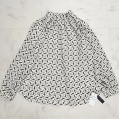 新品✨Gready Brilliant　Eタックハイネックブラウス　38のサムネイル