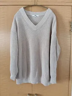 ベージュ Vネック リブ編みセーター
