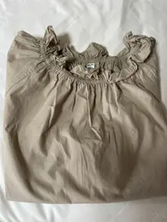 UNIQLOベージュトップス