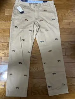 チノパン（車の刺繍入り）