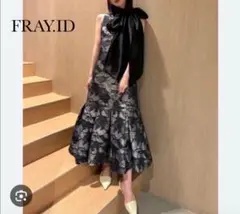 極美品　フレイアイディー　花柄フレアドレス リボン付き　結婚式　デート