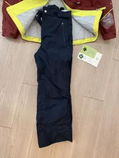 DESCENTE スキーウェアセット（子ども用）サイズ140