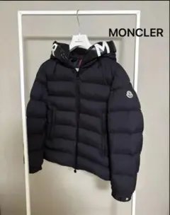 MONCLER フード付きダウンジャケット 黒