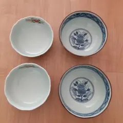 有田　聖山窯　花柄と青い模様の鉢・ボウル4個セット