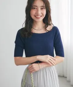 【La boutique BonBon】 スパンコールリブオフショル5分袖ニットのサムネイル