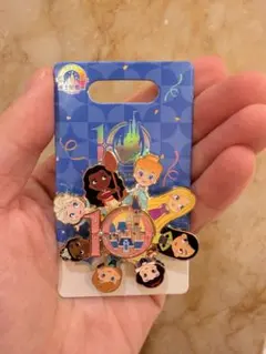 本日限定【上海ディズニー限定】プリンセス 回転ピンバッジ 10周年記念