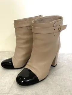 ベージュ ブーツ