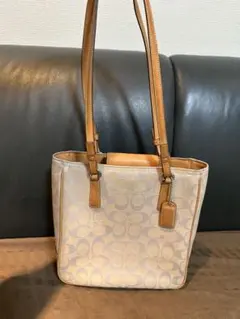 コーチ ベージュ ロゴ ショルダーバッグ