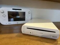 Nintendo Wii U　本体とパッド　8GB