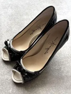 銀座かねまつエナメル オープントゥパンプス