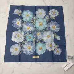 0826 フェラガモ　ハンカチ　花柄　ブルー　未使用　タグ付き.※値下げ不可.のサムネイル