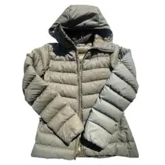 ARC'TERYX フード付きダウンジャケット オリーブグリーンのサムネイル