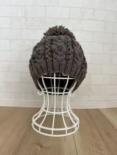 手編み　アラン模様のポンポン（大）つきキャップ　栗色　ニット帽　ハンドメイド