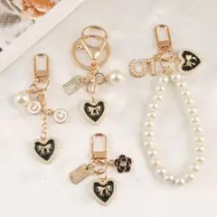 超人気新品★ハート＋リボン★パール付き★4点セット★キーホルダー★バッグチャーム
