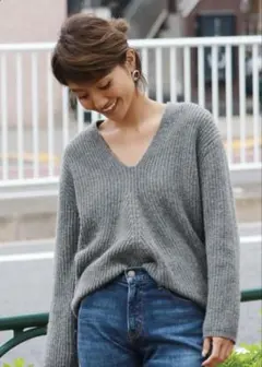 Vネックデザインニット♡Ungrid