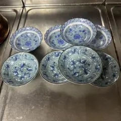 青い花柄の皿 8枚セット