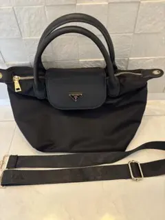 プラダ ノベルティ　ブラック ナイロン ショルダーバッグ