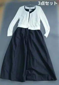 キャミワンピース ブラック重ね着スタイル