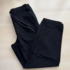 黒いジョガーパンツ ドローストリング付き