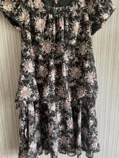 レストローズ　花柄ワンピース　腰リボン付き　サイズ２