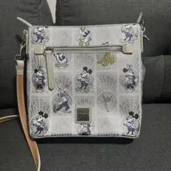 神配置】Dooney & Bourke ディズニー100周年 ショルダーバッグ - メルカリ