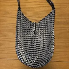 美品　個性的なアルミメッシュショルダーバッグ シルバー×ブラック
