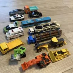 トミカ　ミニカー　はたらく車　まとめ売り14台