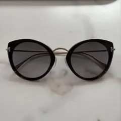 【値下げ】TOM FORD サングラス ブラック ゴールドのサムネイル
