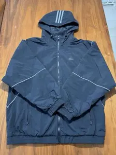 【撮影使用2回のみ】アディダス　人気商品フード付きウインドブレーカー／女性XL