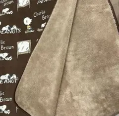 UNIQLO スヌーピー　ブランケット　リバーシブル　ひざ掛け　ポンチョ　②