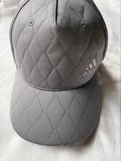 【未使用に近い】adidas GOLF キルティング キャップ グレーのサムネイル