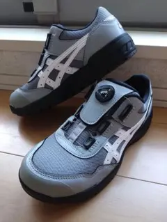ASICS BOAシステム グレーシューズ未使用 ASICS アシックス 安全靴 作業靴 BOAシステム グレー 未使用｜Yahoo