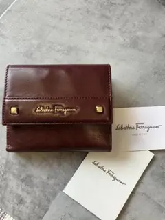 美品 フェラガモ ゴールドスタッズ Wホック 折財布 ボルドー 茶色