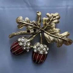 ヴィンテージ風 葉と実のブローチ　きらきらストーン装飾