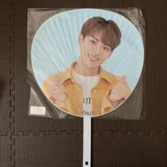 SEVENTEEN MINGYU うちわ 3点セット SEVENTEEN MINGYU うちわ HAPPY ENDING - メルカリ