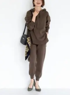 ☆新品&未使用&タグ付き「ジーユー」フード付ニット　セーター☆