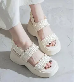 EVOL イーボル 厚底サンダル フリルサンダル