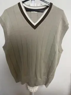 GU ベージュ Vネック ニットベスト