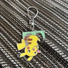 ポケモン ピカチュウ イニシャルキーホルダー T