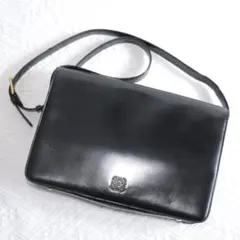 希少！ロエベ ショルダーバッグ　レザー　アナグラム　 LOEWE 肩掛けカバン
