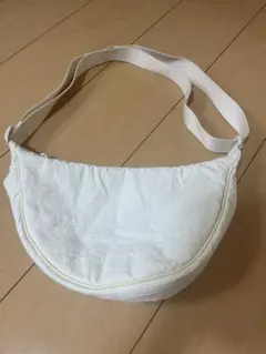 UNIQLO ラウンドミニショルダーバッグ