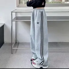 SHEIN 子供　サイドライン　ストレートレッグパンツ　140のサムネイル