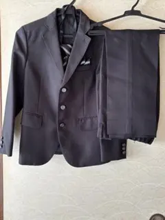 ブラックフォーマルスーツ（ネクタイ付き）