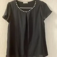 夏物セール！ビジュー付き黒半袖トップス