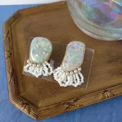 オパール風ビーズフリンジ イヤリング