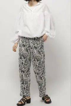 niko and... フラワージャガード ストレッチパンツ